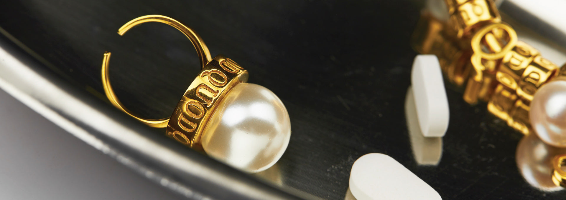 RINGS — MOLDED TO PERFECTION desktop banner